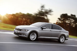 VW Passat B8 boční pohled – sedan