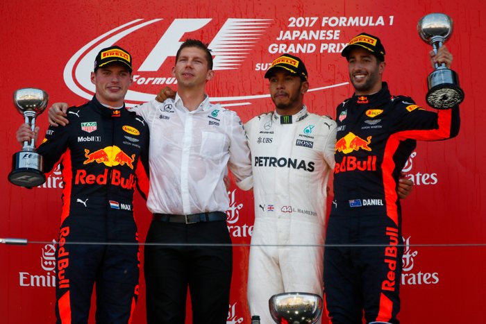 Lewis Hamilton s Mercedesem vyhrál Velkou cenu Japonska