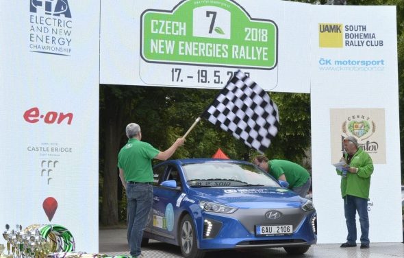 Modelová řada Hyundai IONIQ ovládla na Czech New Energies Rallye kategorii hybridních a plug-in hybridních vozů