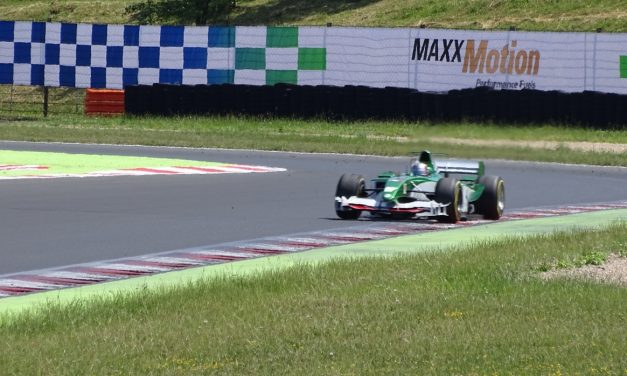 Formule 1 Marka Webbera se proháněla po mosteckém autodromu